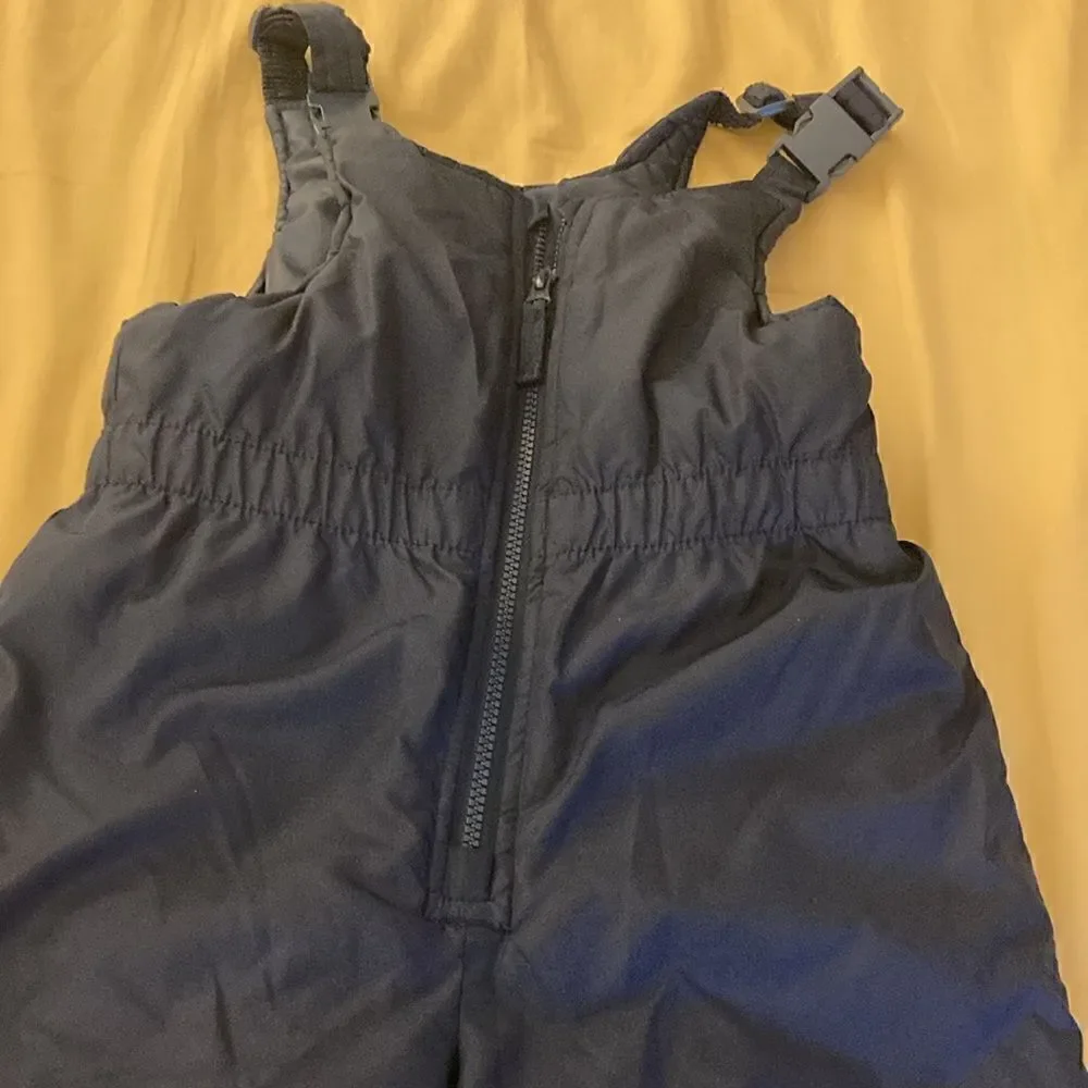 Oshkosh B’Gosh Bib Snow Pants in Navy Blue. Size M (5-6 yr).